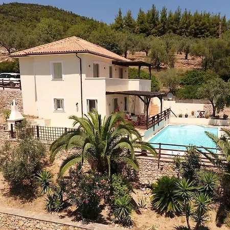 Alonissos 4-bedroom Large With Private Pool *